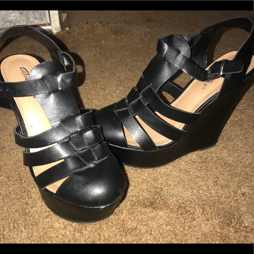 Black Wedges